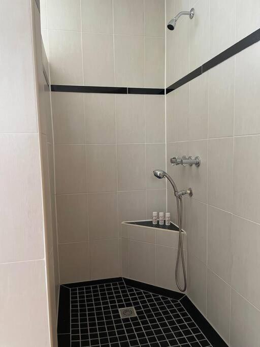 Spring Garden Mobay Resort Luxurious Apartments Teluk Montego Bagian luar foto