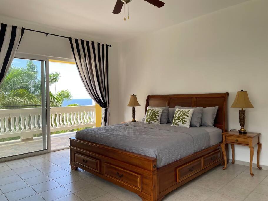 Spring Garden Mobay Resort Luxurious Apartments Teluk Montego Bagian luar foto
