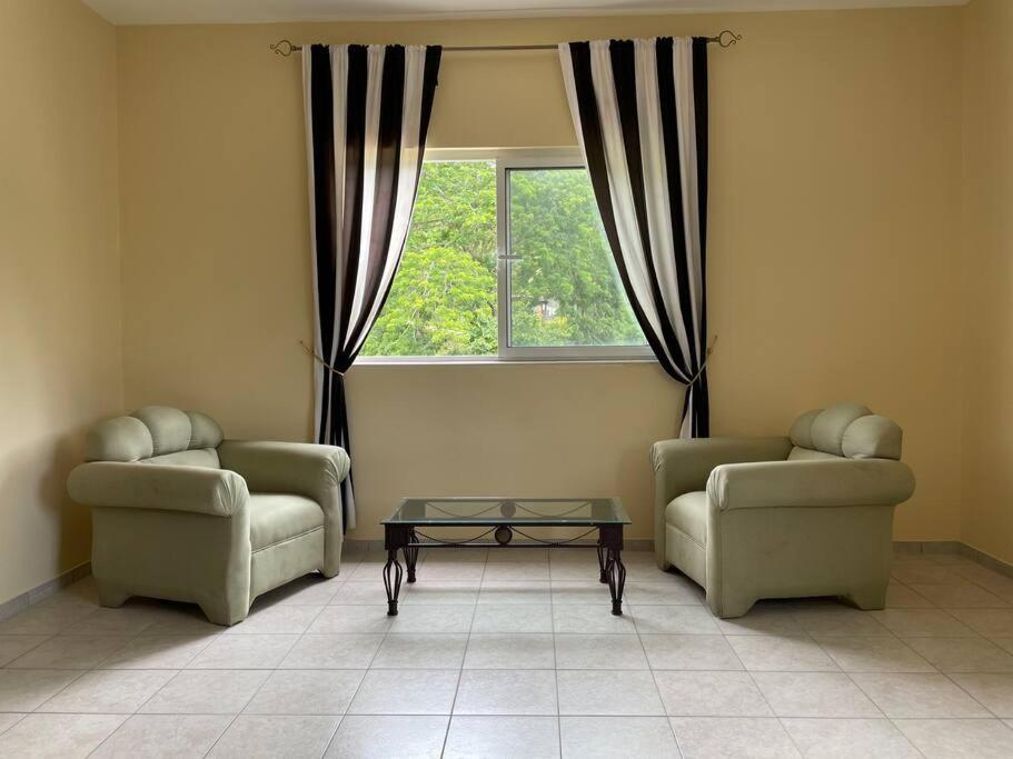 Spring Garden Mobay Resort Luxurious Apartments Teluk Montego Bagian luar foto
