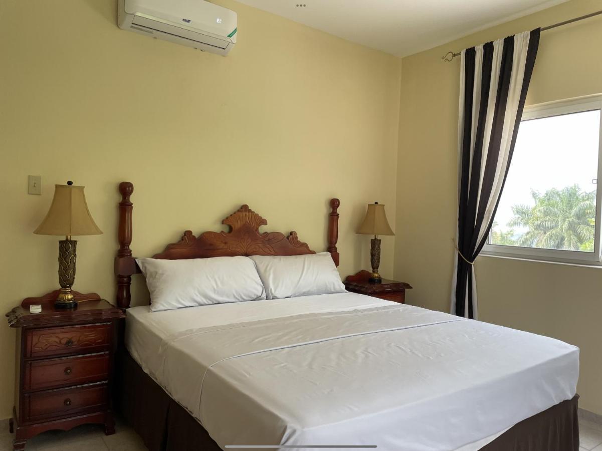 Spring Garden Mobay Resort Luxurious Apartments Teluk Montego Bagian luar foto