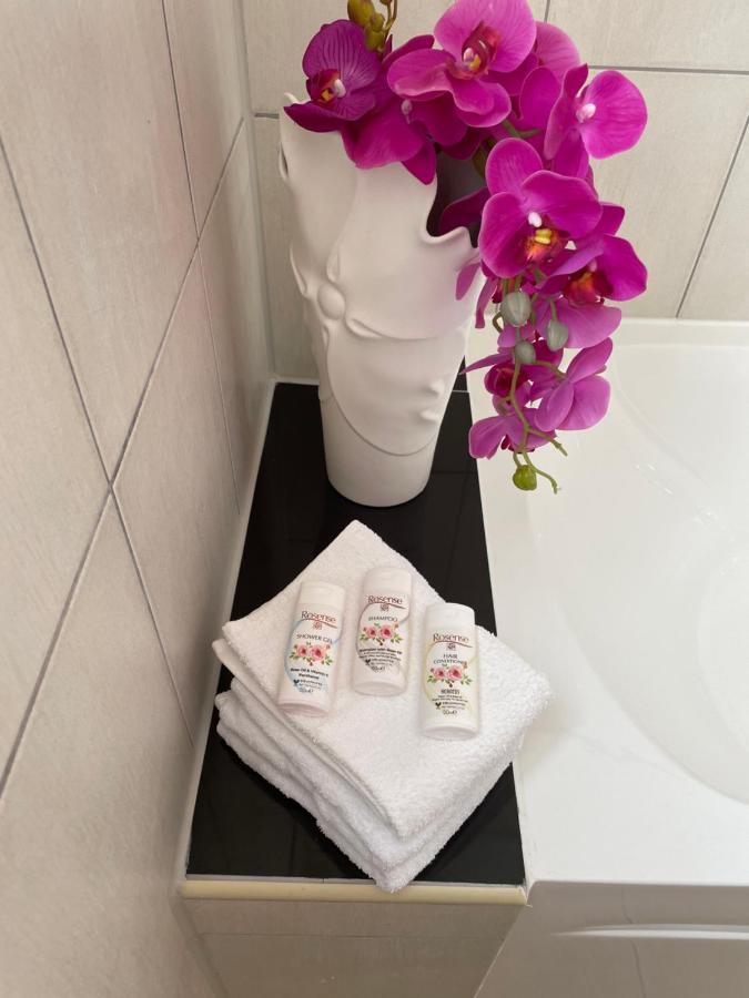 Spring Garden Mobay Resort Luxurious Apartments Teluk Montego Bagian luar foto